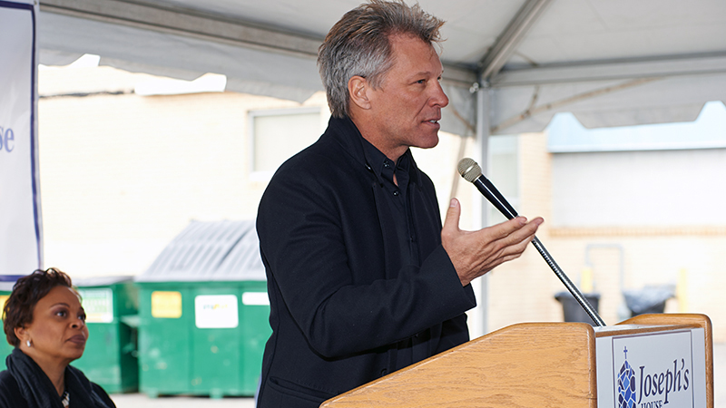 ribbon_cutting.htm_05.jpg