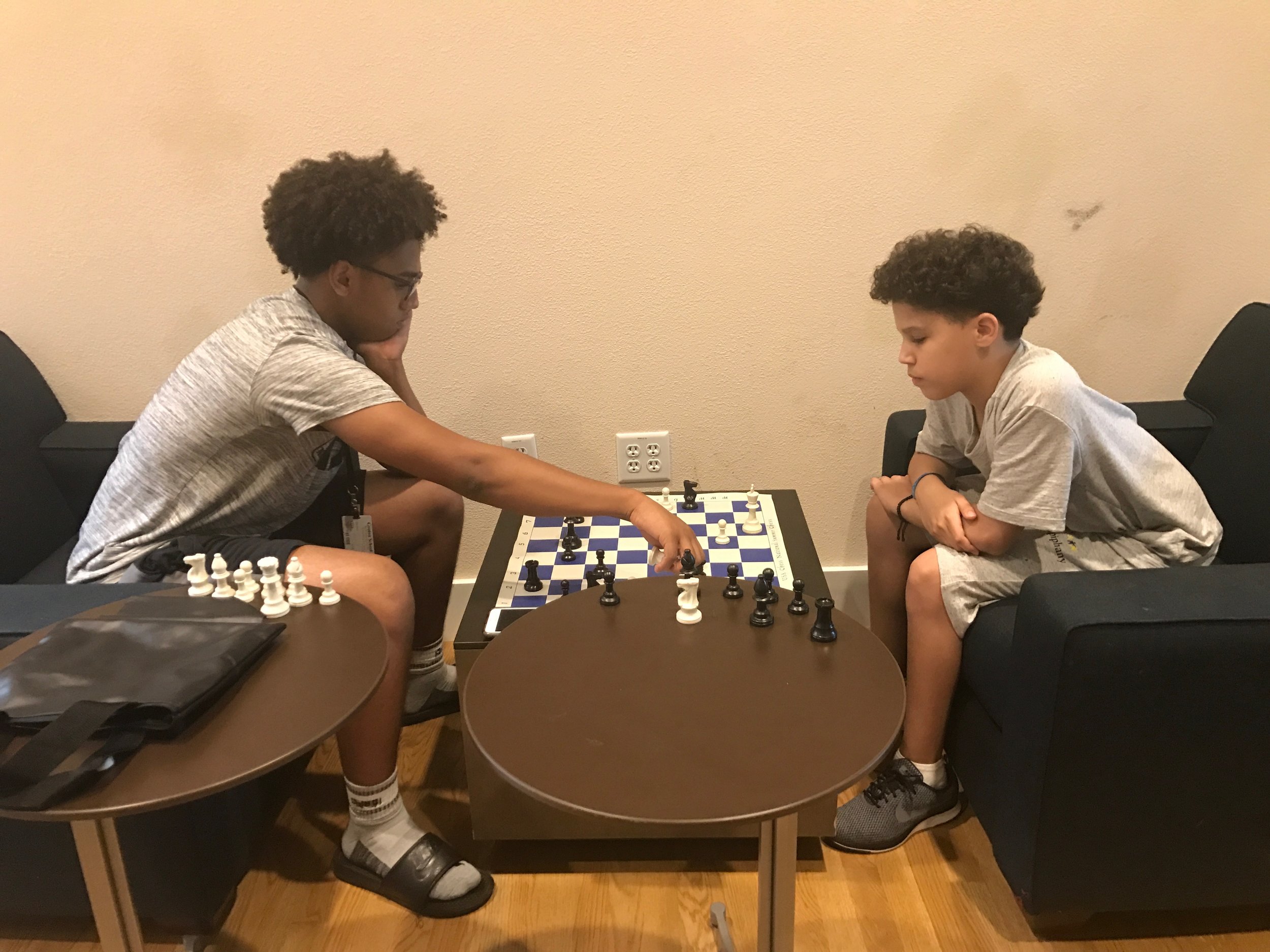   Brathes ‘17 and ChrisAngel playing chess  