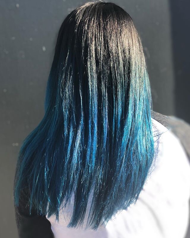 💙💙💙
Done for my great client @stephaniep1497 using a few different blues all from @manicpanicnyc &amp; @manicpanicpro. A black haircolor retouch is always satisfying AF as well! I used #celestineblue #badboyblue #bluebayou #rockabillyblue 
#manicp