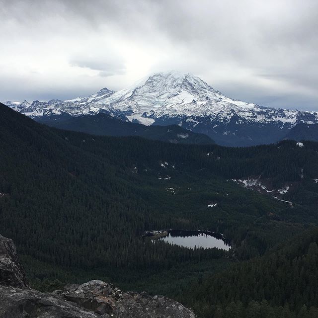 Summit Lake makes our top five hikes in the region because it has it all. Panoramic views of Mount Rainier and the Cascades and Olympic Mountains, deep clear lakes, and waterfalls. It also makes for a great fall hike.
.
.
.
.
#mountrainier #visitrain