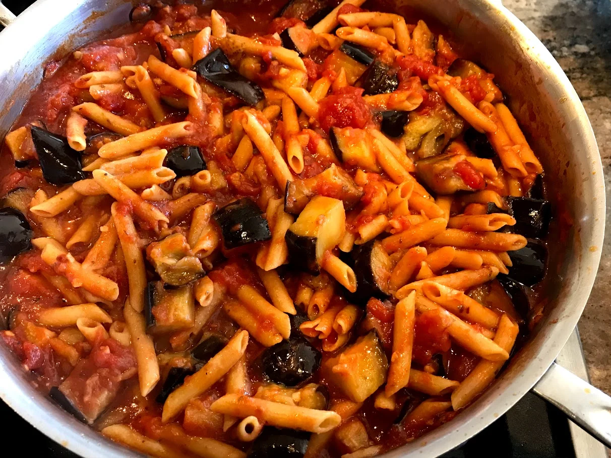 Norma pasta pan with pasta.jpg