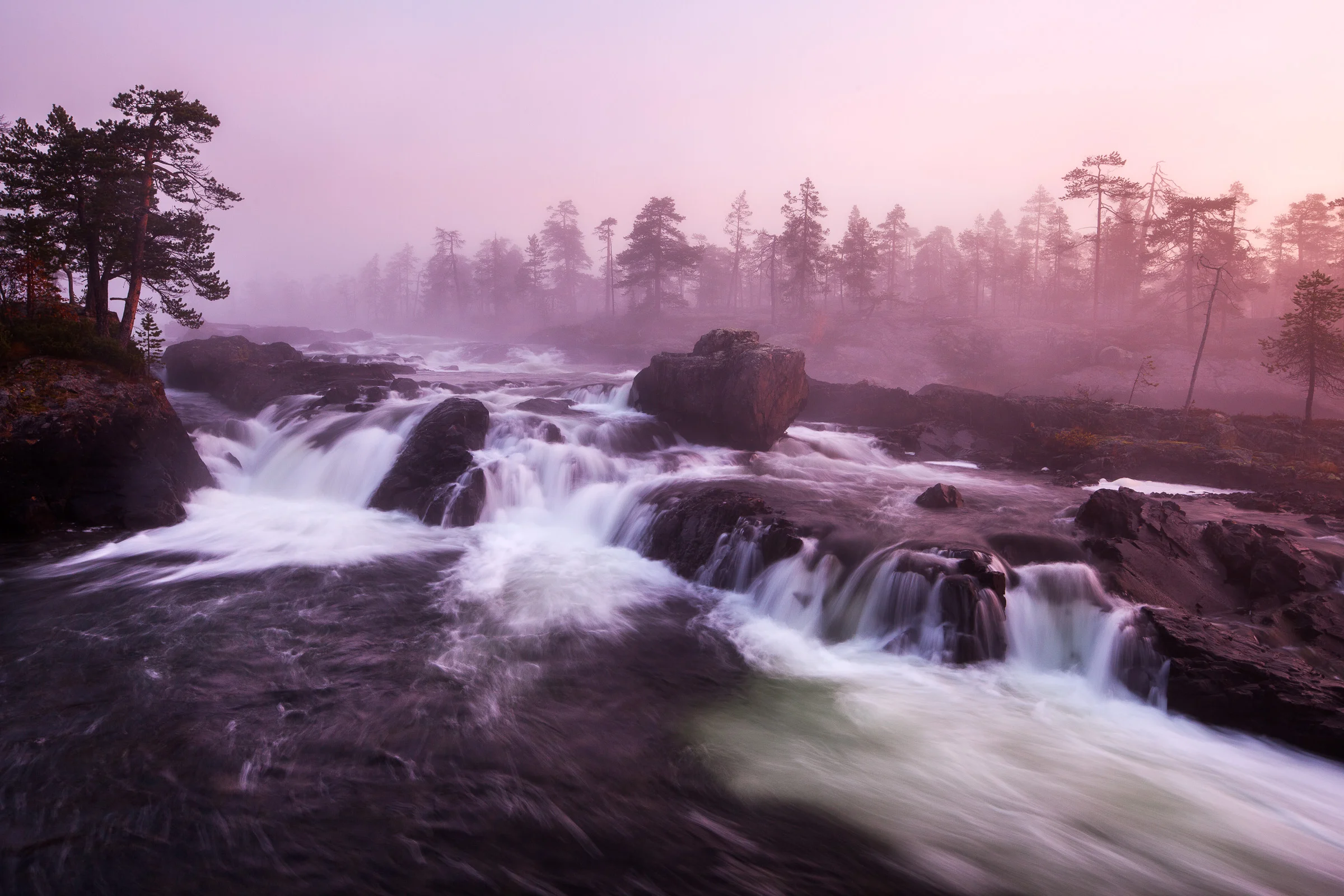 After: Here’s what the same scene looked like the following morning. Light quality and mist creates a much stronger photograph. Just look at how much more depth there is in the background. Here the mist works its wonders.