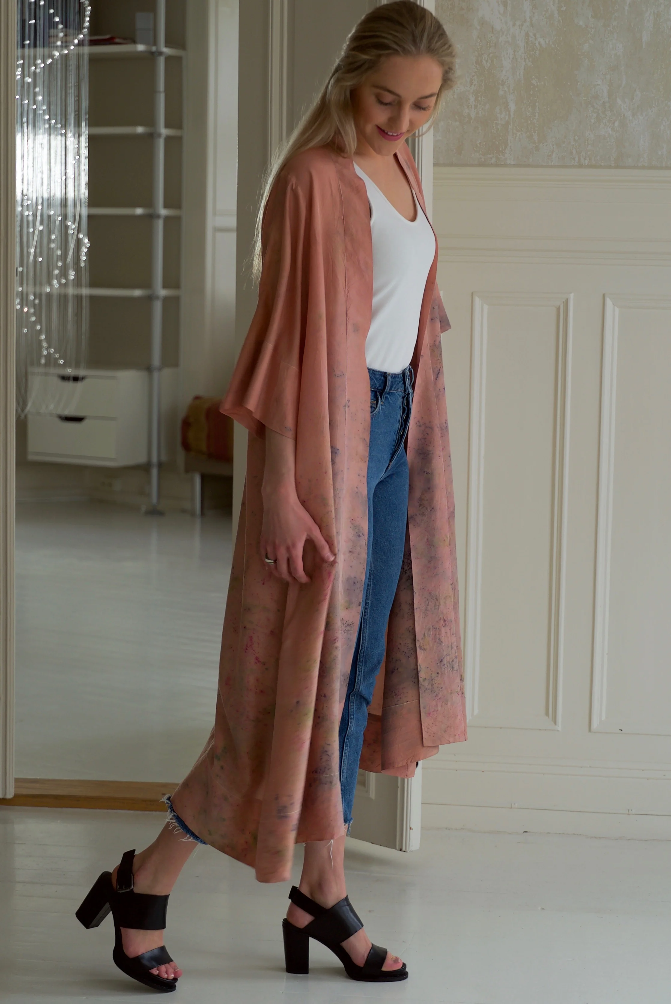 Robe 20Victoria, front u belte.jpg