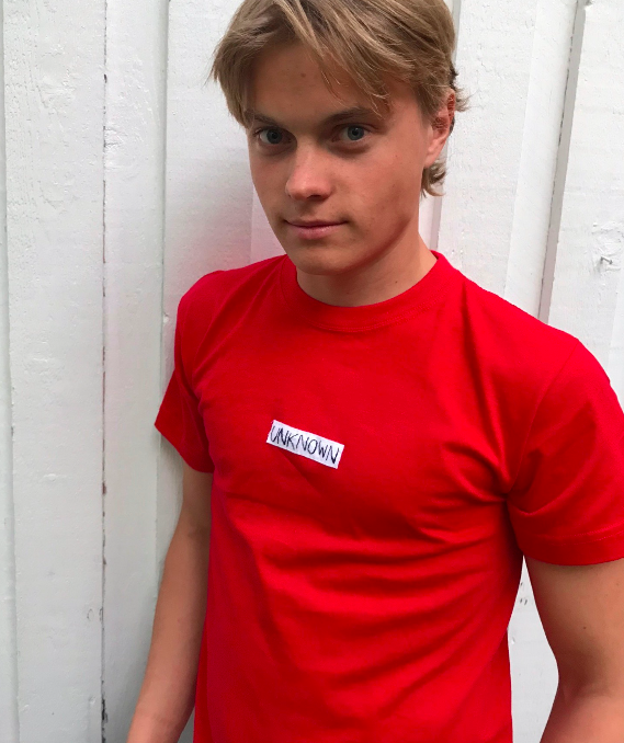 DESCONOCIDA/UNKNOWN – RED PROTEST T- SHIRTS — SIZE S, M, L and XL