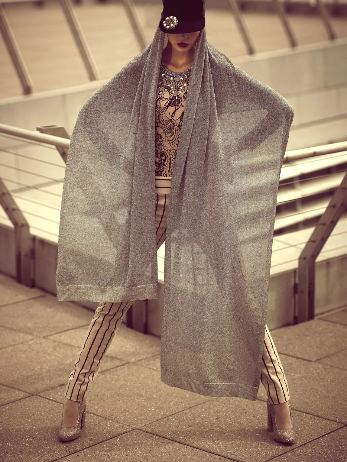 CoverJewels_Shot02_130.jpg