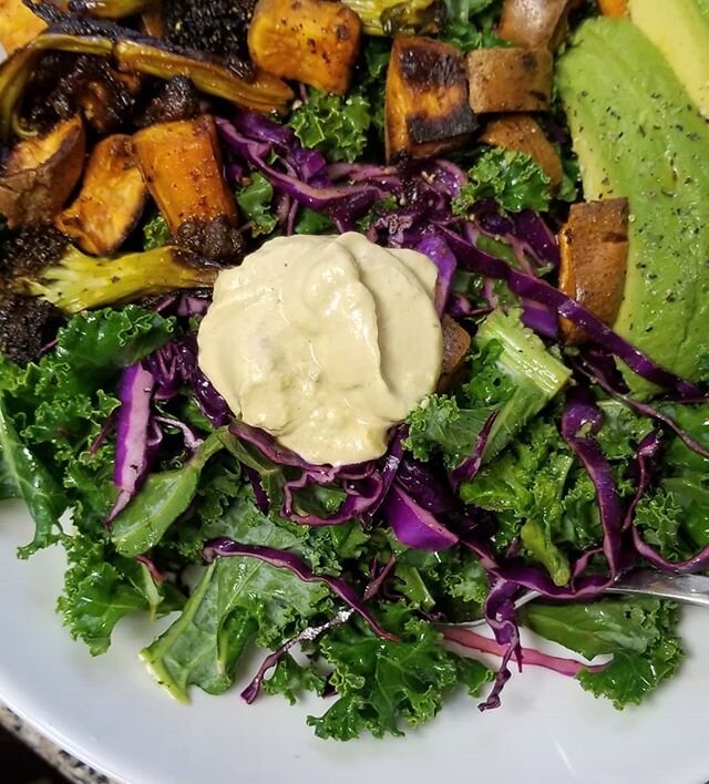 A salad a day! I took my left over roasted broccoli and sweet potatoes and threw them  on some kale and purple cabbage! Easy as 1,2,3. 
#veganchefs 
#whatveganseat 
#vegansofig 
#glutenfree 
#glutenfreevegan 
#grainfree