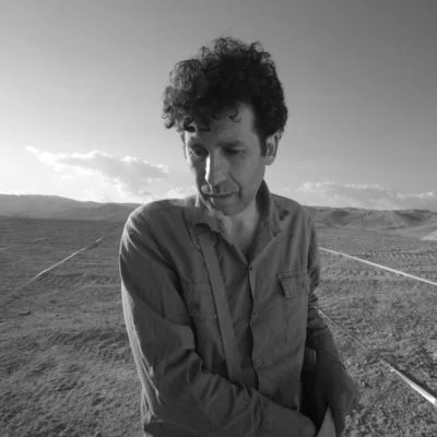 Shahar-Marcus-loop-barcelona-discovery-award-2015-bw-min-400x400.jpg