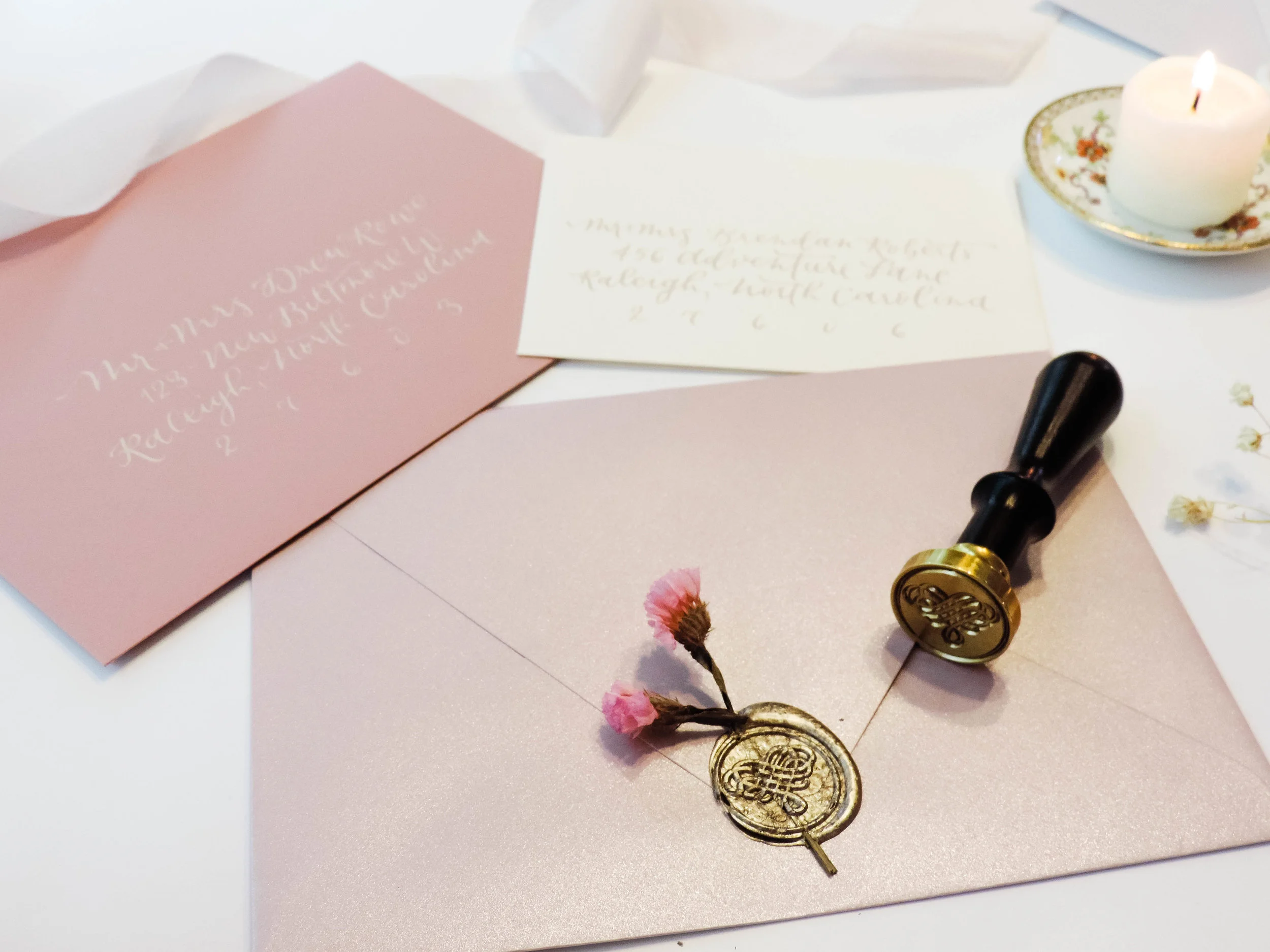 How to Use Wax Seal Stamps for Wedding Invitations