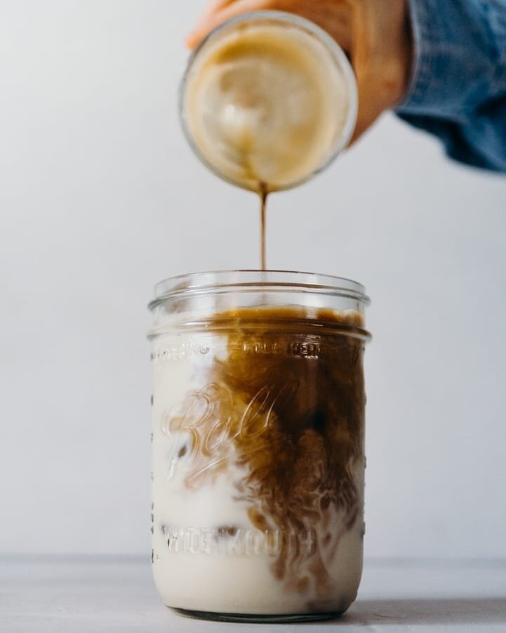 💎 SWIPE for a much needed dose of coffee! I am still digging iced Oat milk lattes because even with our dreary weather it's still in the high 80s here! ☀️🤷🏼&zwj;♀️☕
&bull;
Daniel and I have gone the extra mile with our coffee, sourcung our green b