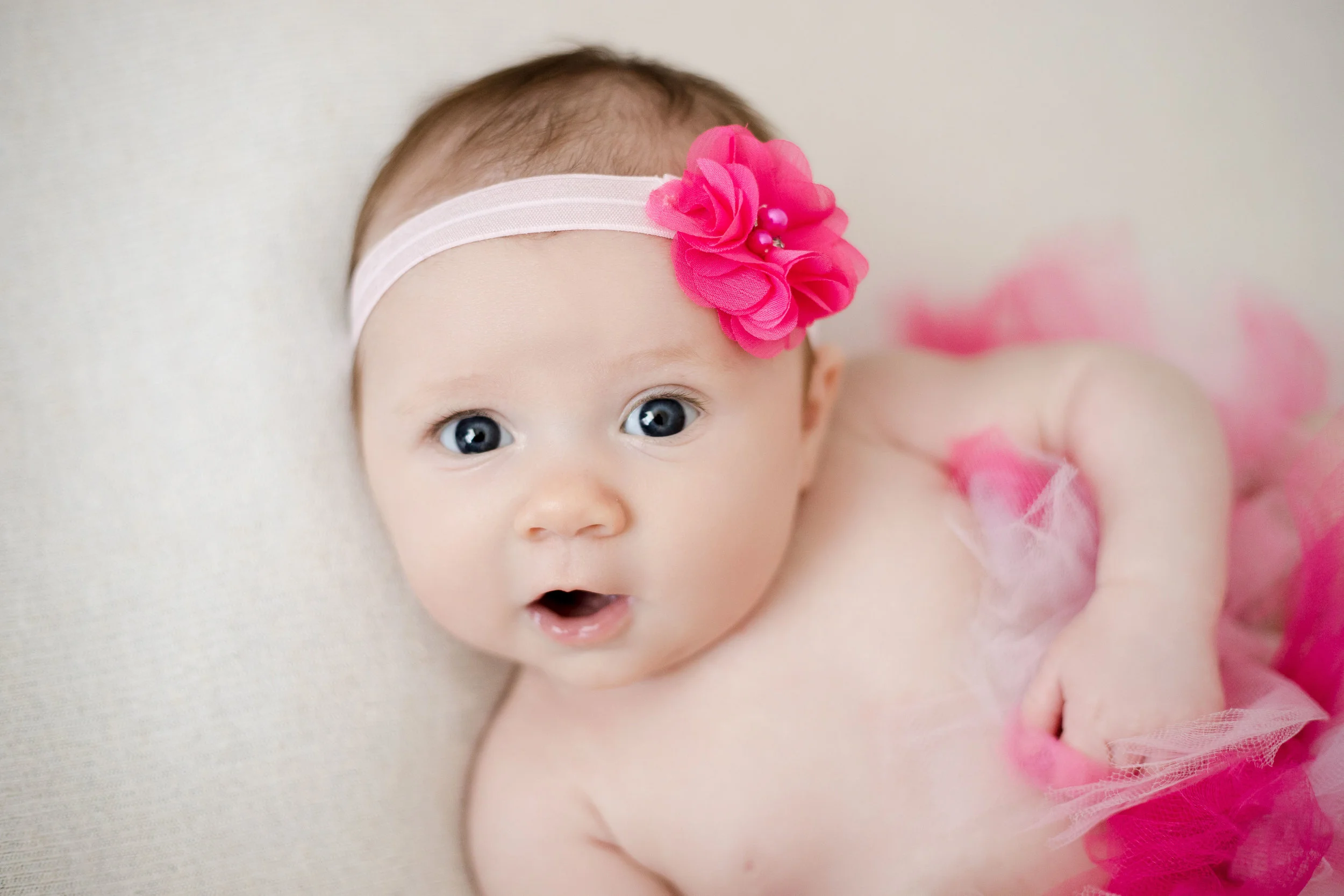 Cedar Rapids Iowa newborn baby girl.jpg