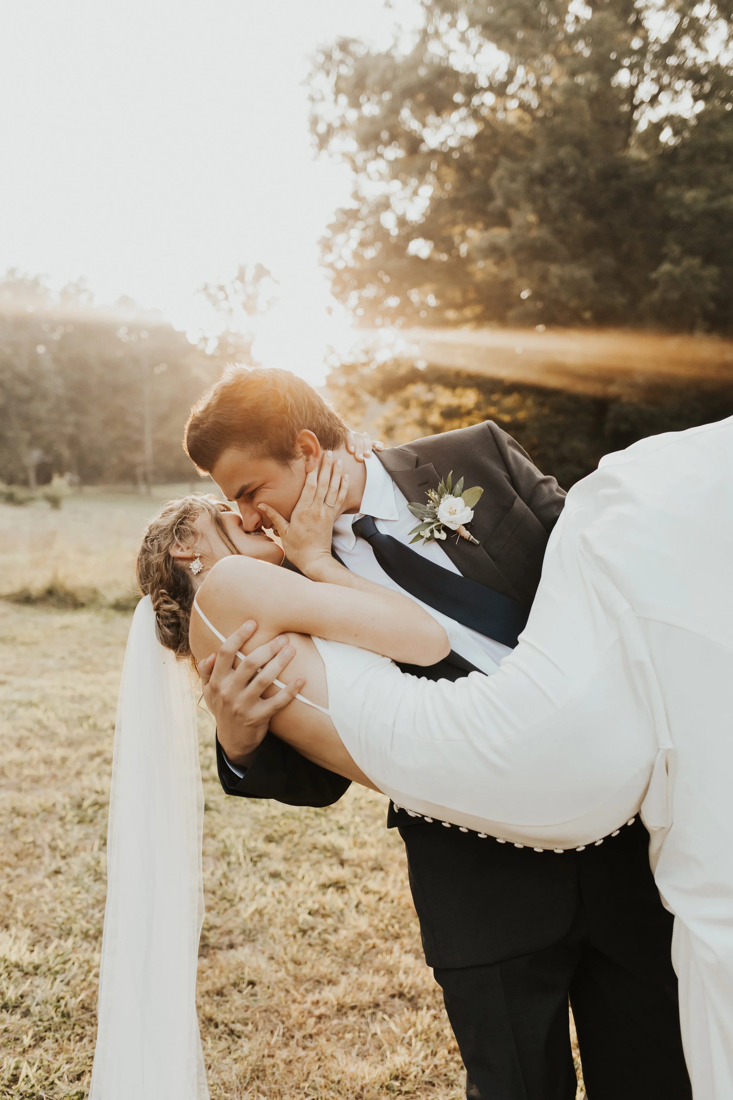Summer Backyard Wedding on Lookout Mountain
