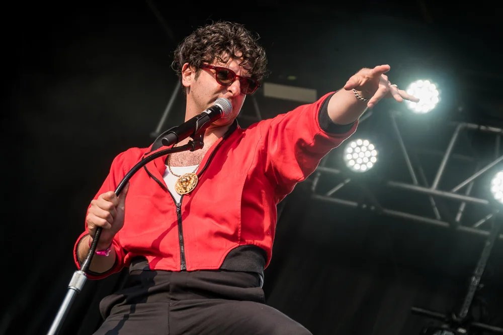 Low Cut Connie