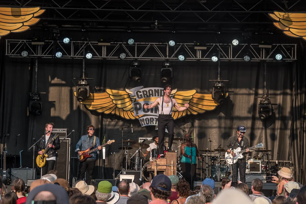 Low Cut Connie