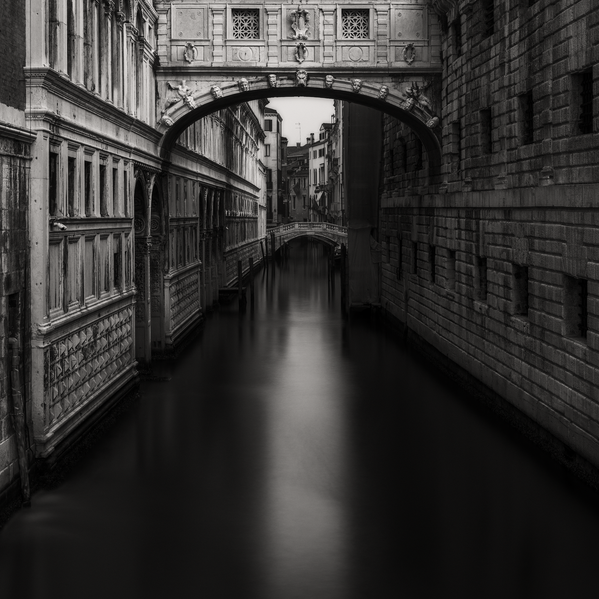 BRIDGE OF SIGHS.2500PX-GR.png