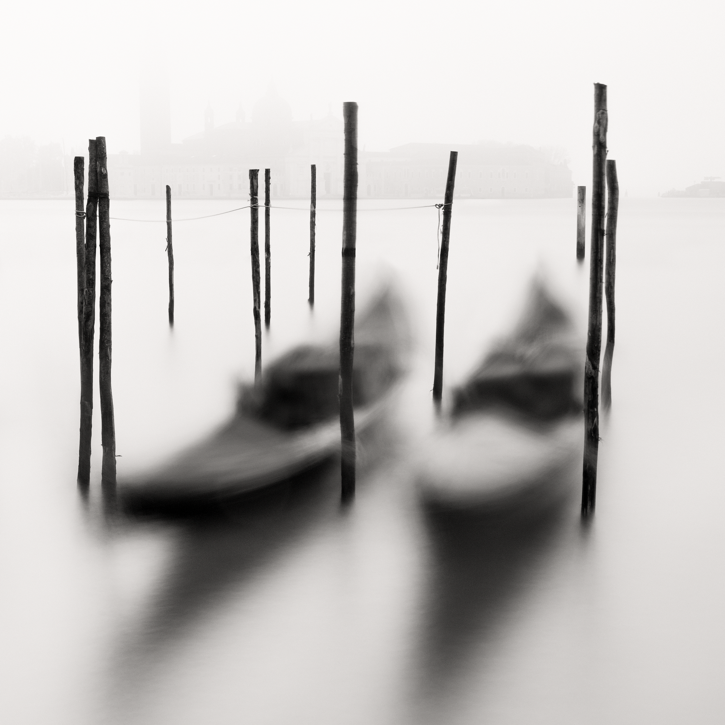 TWO GONDOLAS.2500PX-GR.png