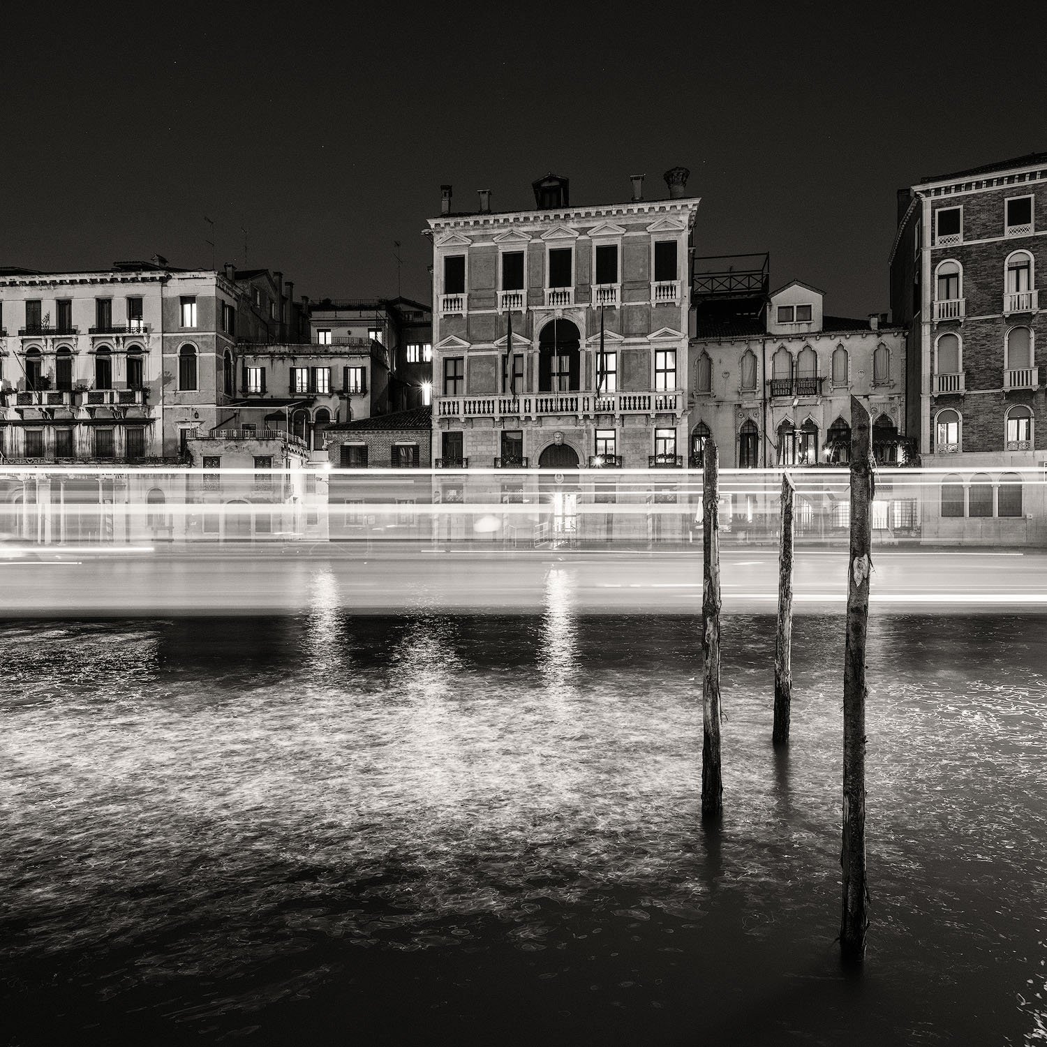 PASSING-TAXI.1500PX-W.jpg