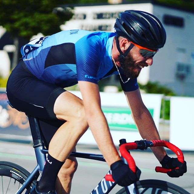 @chiappuchi flew from France to Chicago  built his bike at 5:30, and won the 6:00 race.  Quentin 3rd. Can&rsquo;t wait for @daveonbike  and @isaachowe  to get here tomorrow.  @aventonbikes #fixedgear #fixie #fixiegoon @irwincycling @marquecycling @or