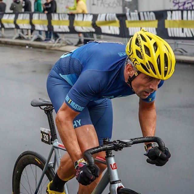 @lalmax in action at @redhookcrit #redhookcrit #rhcm9 #fixedgear #fixedgearcrit #fixie #cycling #oldguysrule