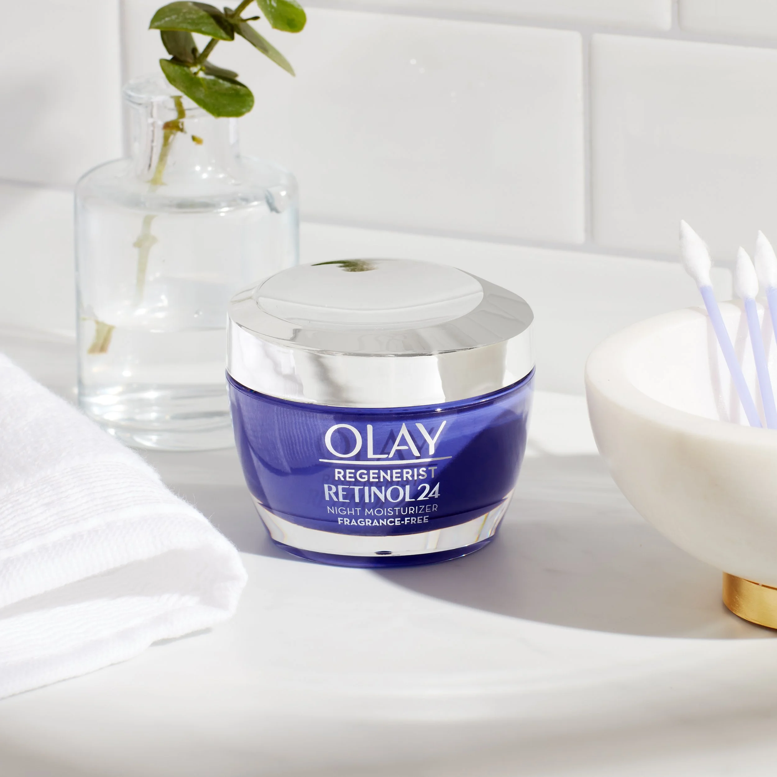 487_OLAY_ECOM EXPLORE_SHOT 4_1136 .jpg