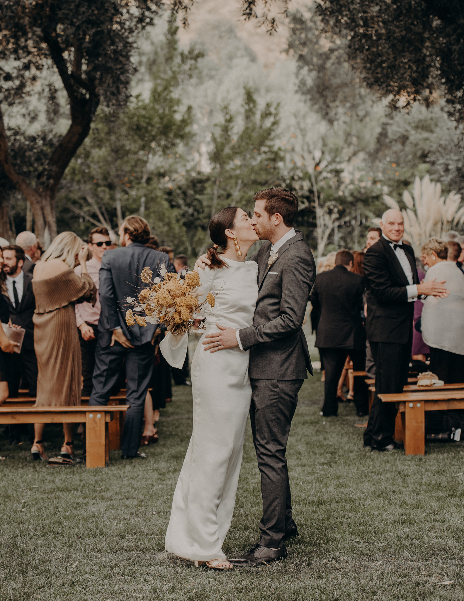 Hummingbird+Nest+Ranch+Wedding+-+Wedding+Photographer+in+Los+Angeles+-+IsaiahAndTaylor.com-052.jpg