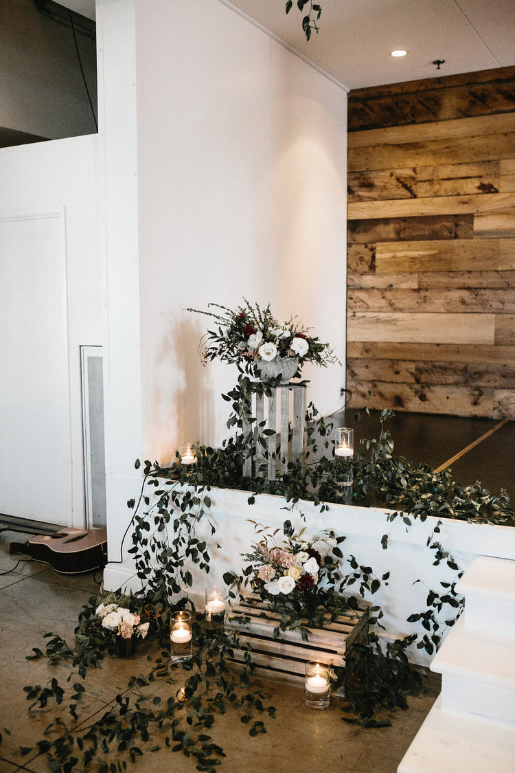 Hummingbird+Nest+Ranch+Wedding+-+Wedding+Photographer+in+Los+Angeles+-+IsaiahAndTaylor.com-080.jpg