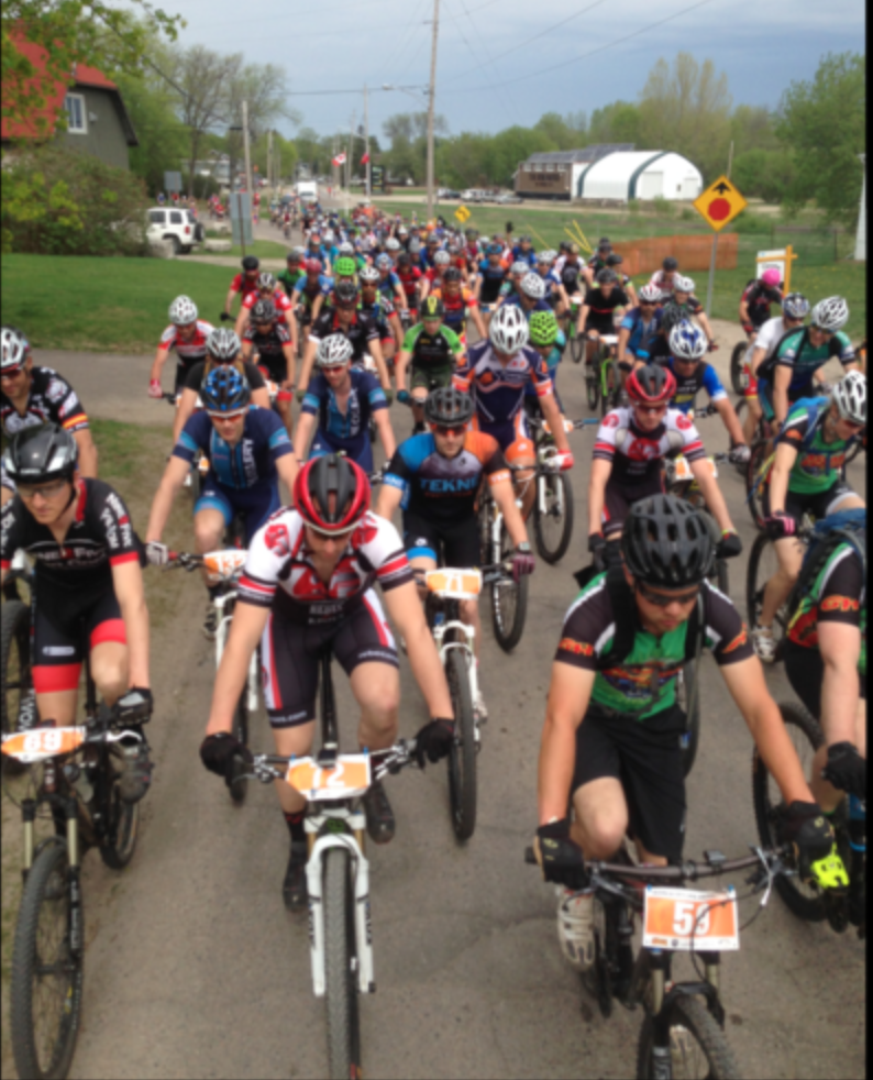 Mass start to the Beachburg Spring Chicken Enduro race.