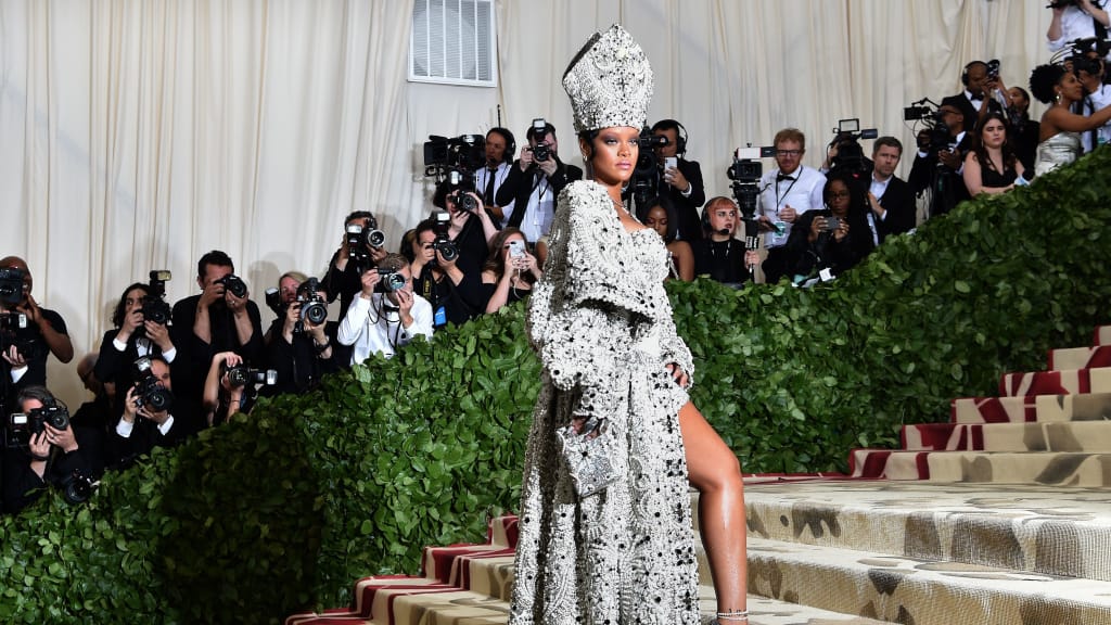 http---cdn.cnn.com-cnnnext-dam-assets-180507213251-37-met-gala-red-carpet-rihanna.jpg