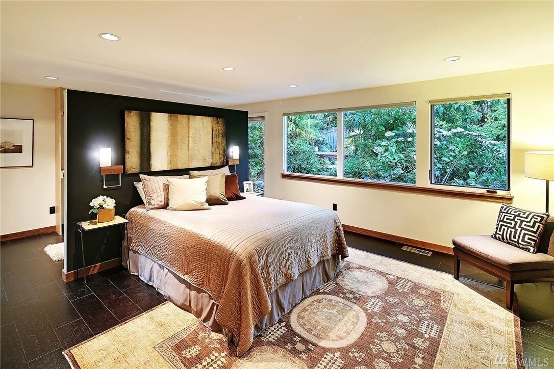 MERCER ISLAND HOME