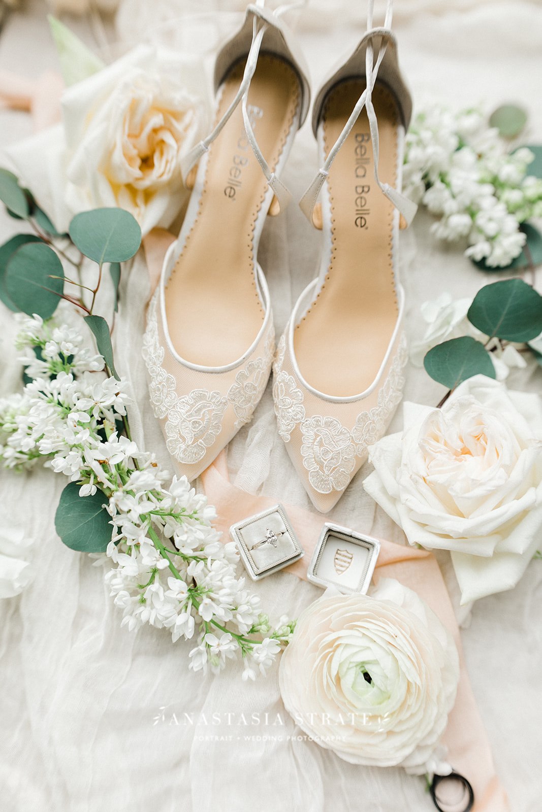  bride’s wedding shoes  