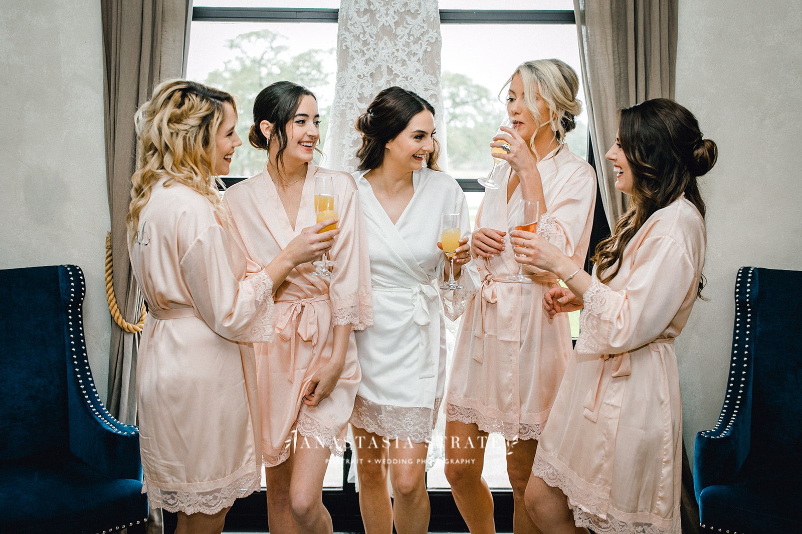 bride and bridesmaids before the Austin, Texas Wedding