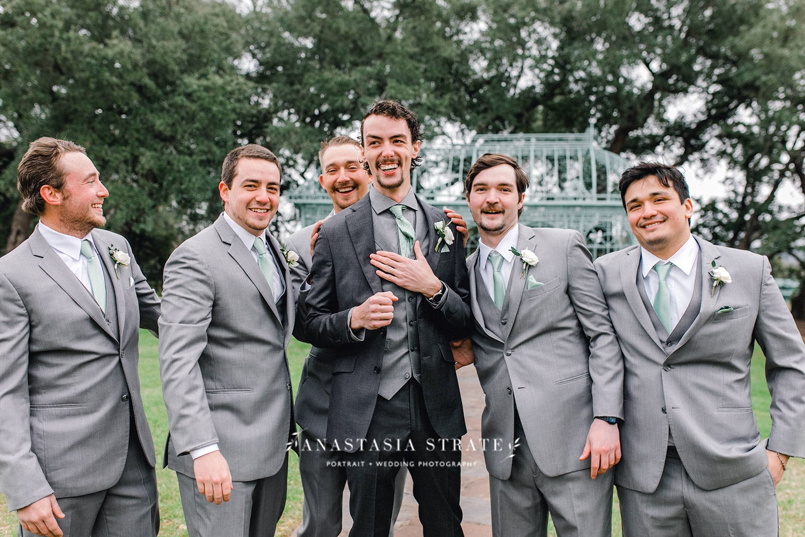 groom and groomsmen