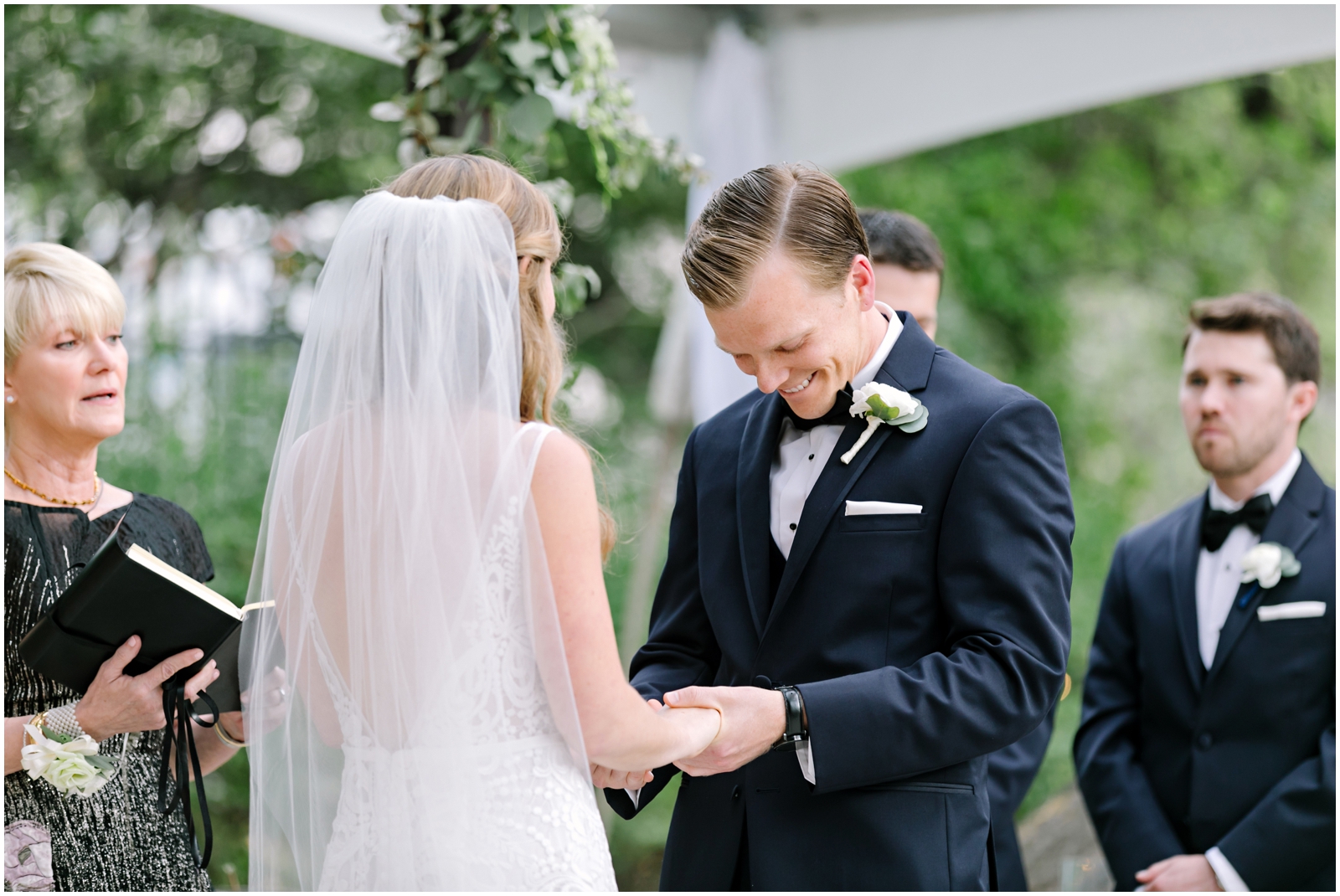  Garden wedding ceremony 