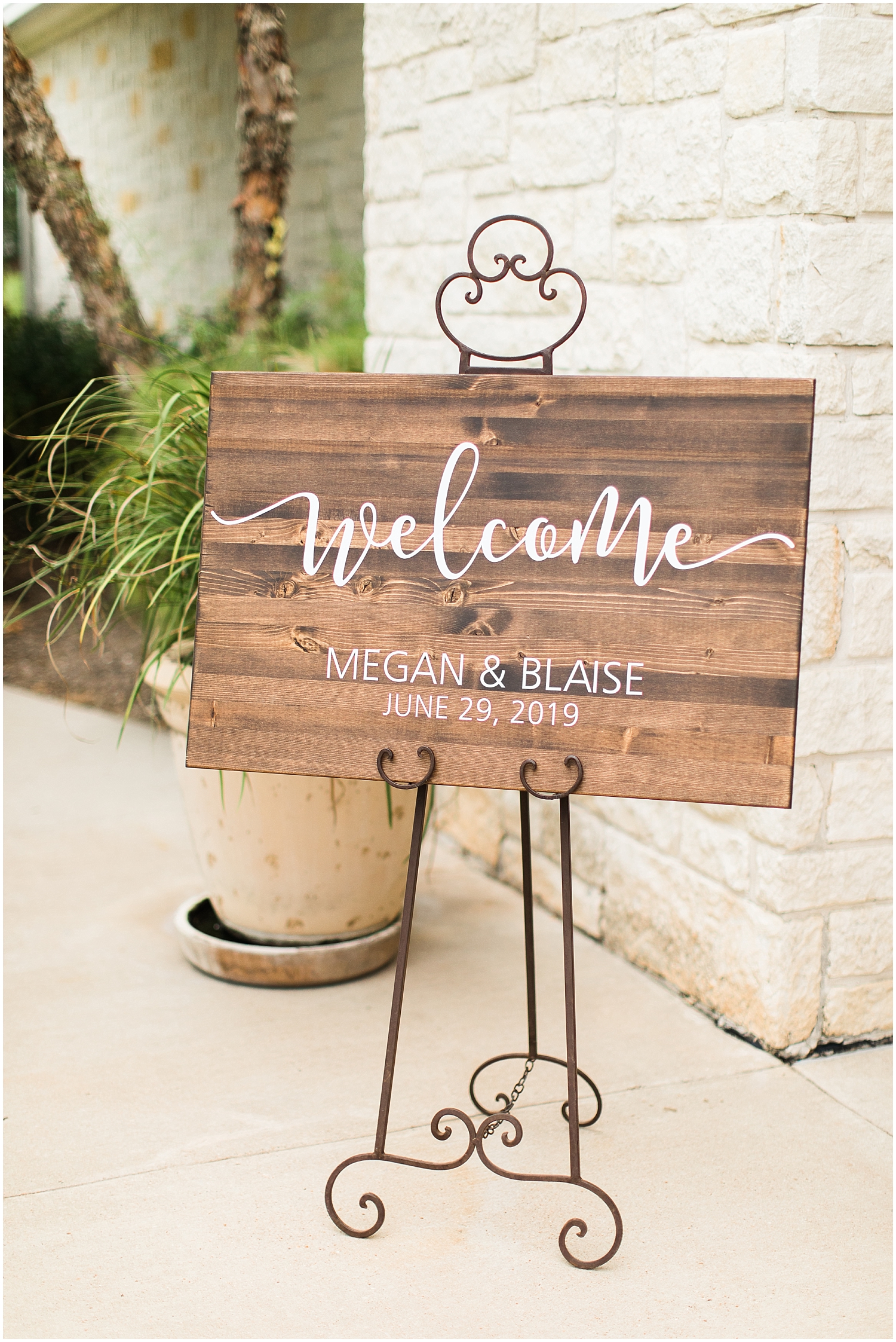 Wooden welcome sign