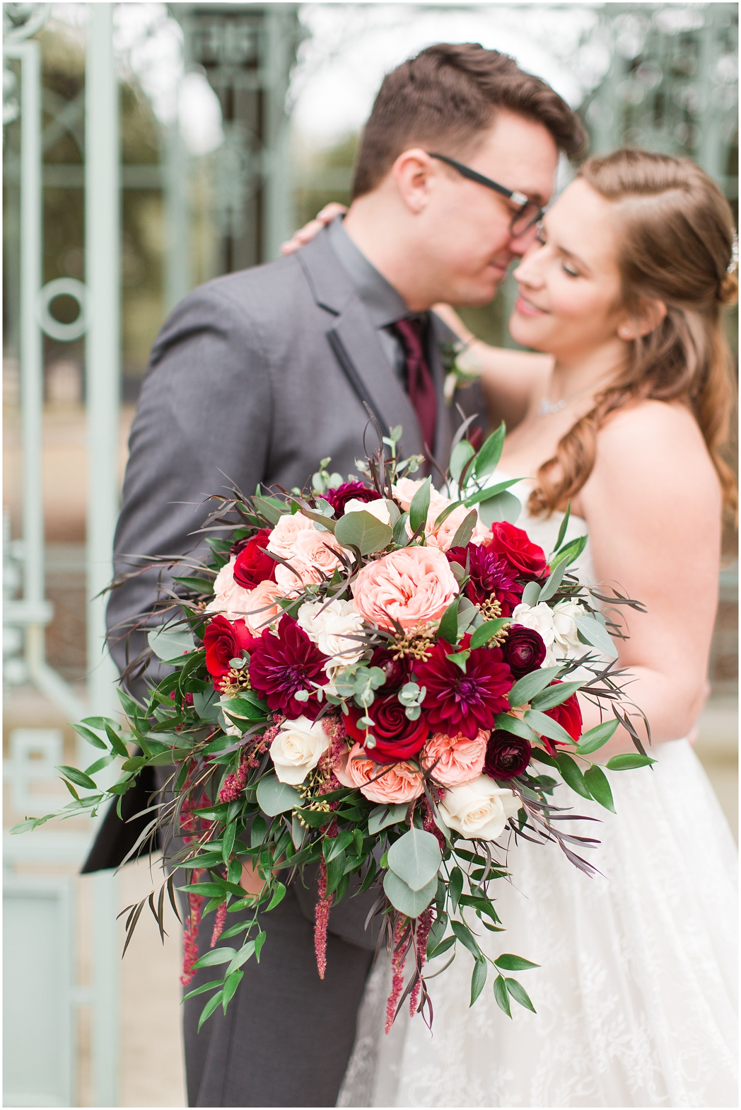  bride holding her bridal bouquet 