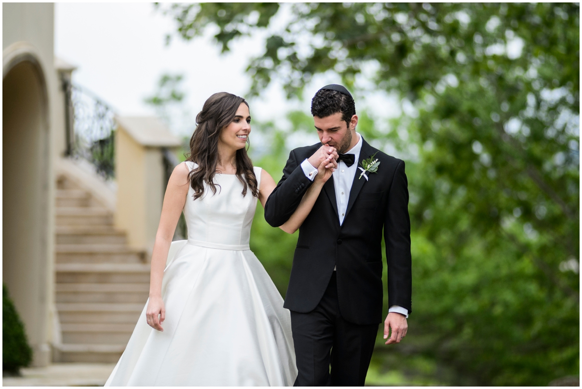  bride and groom’s elegant wedding in Austin Texas 
