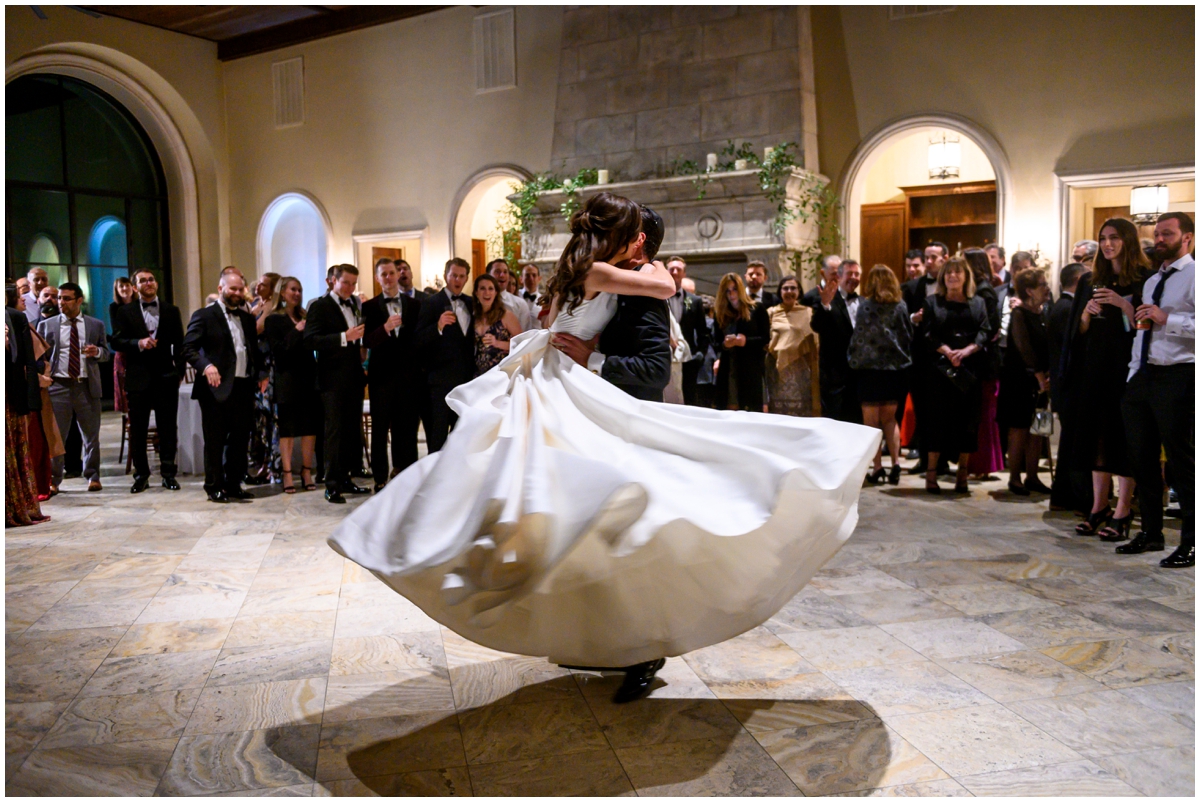  bride and groom’s first dance 