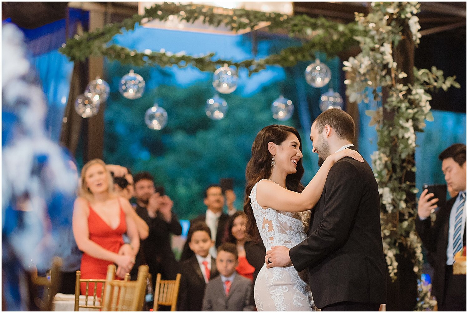  bride and groom’s first dance 