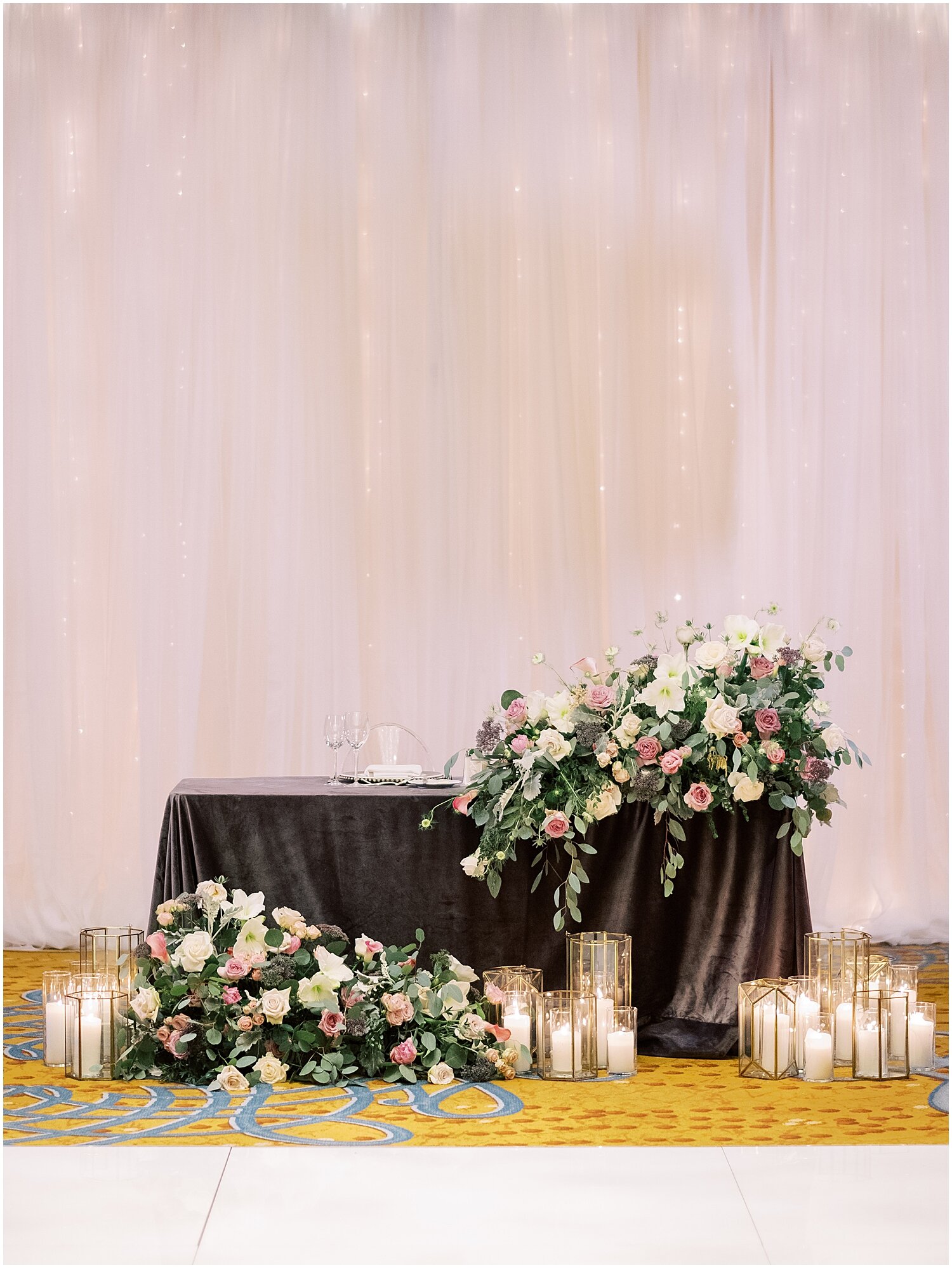  bride and groom’s sweetheart table 