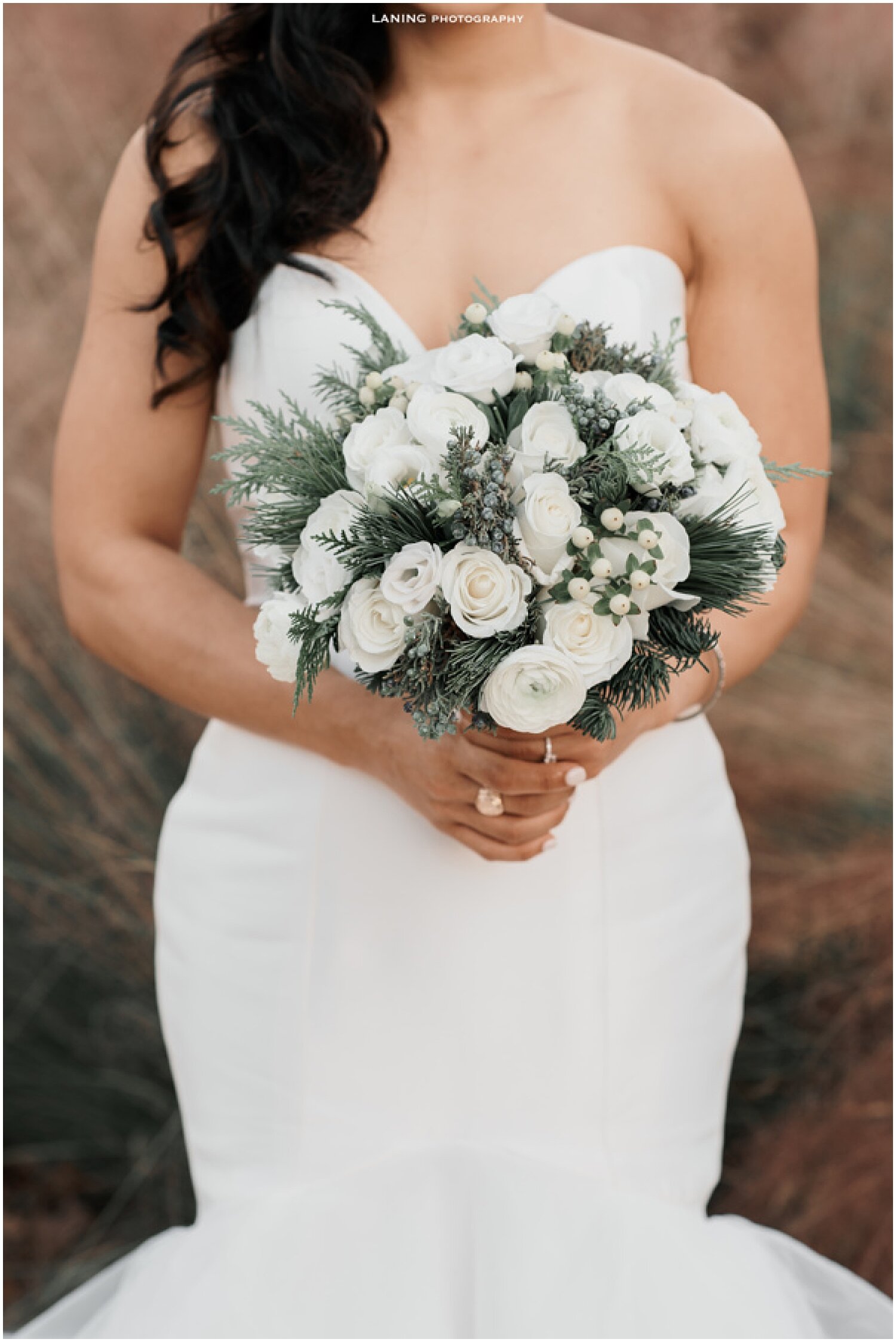  bride holding her bridal bouquet 