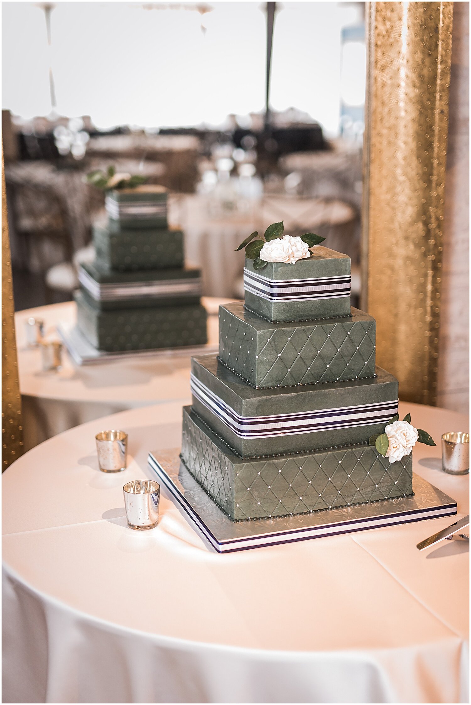  wedding cake for the grooms 