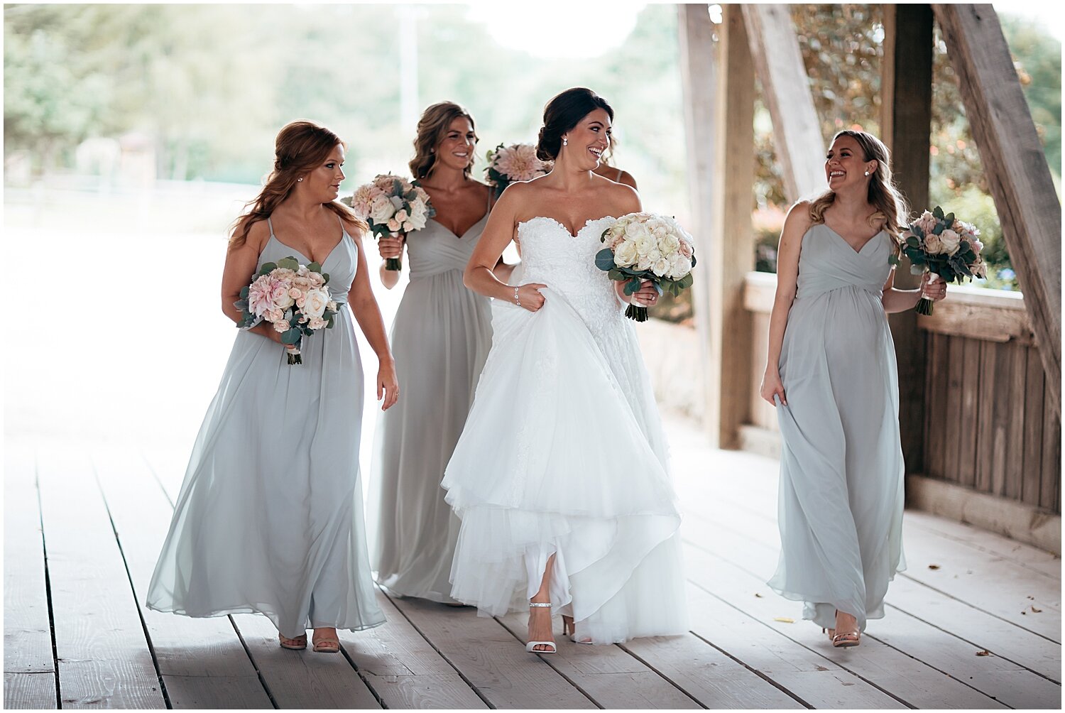  bride with her bridesmaids before the wedding 