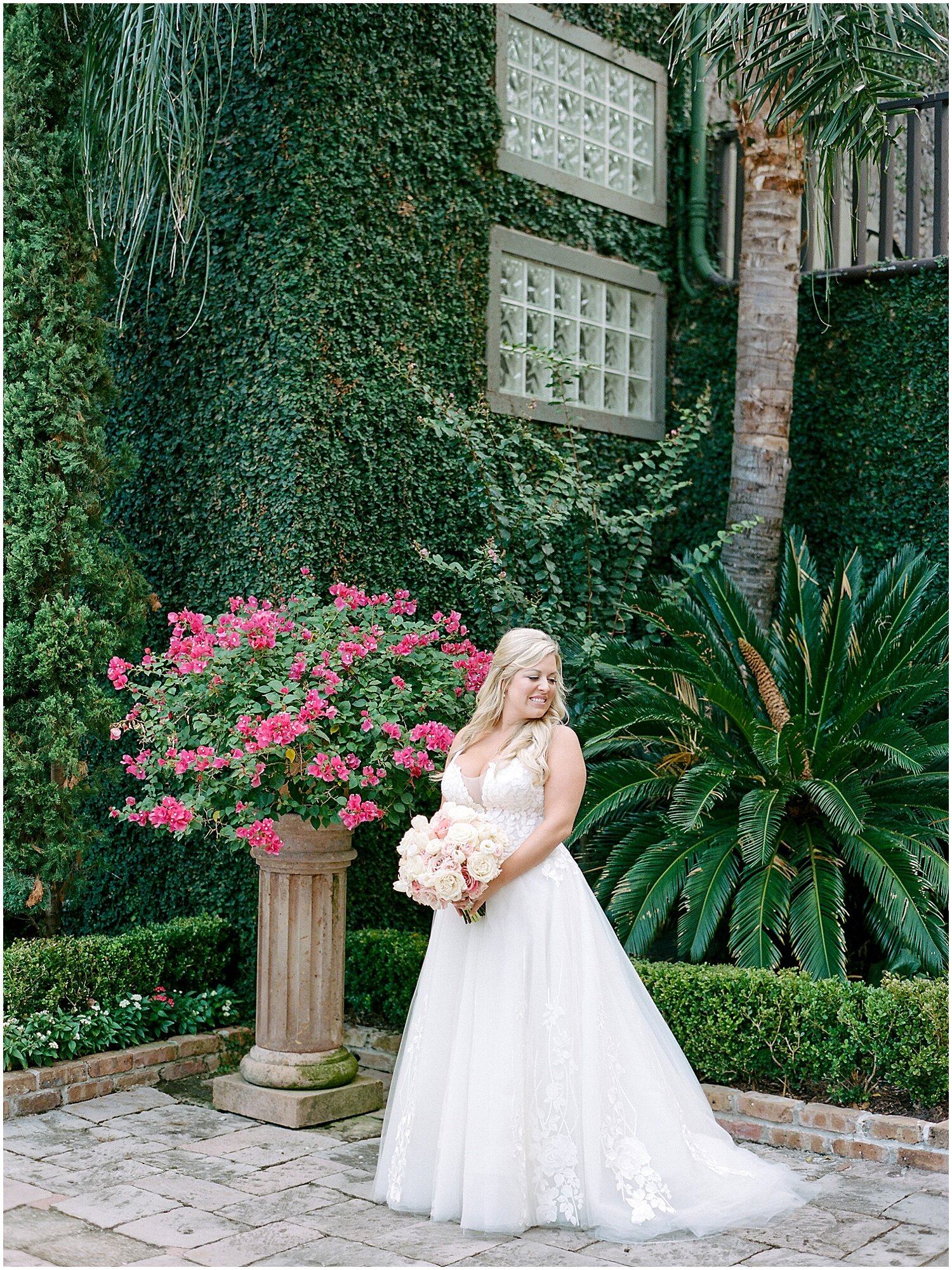  bride holding her bridal bouquet 