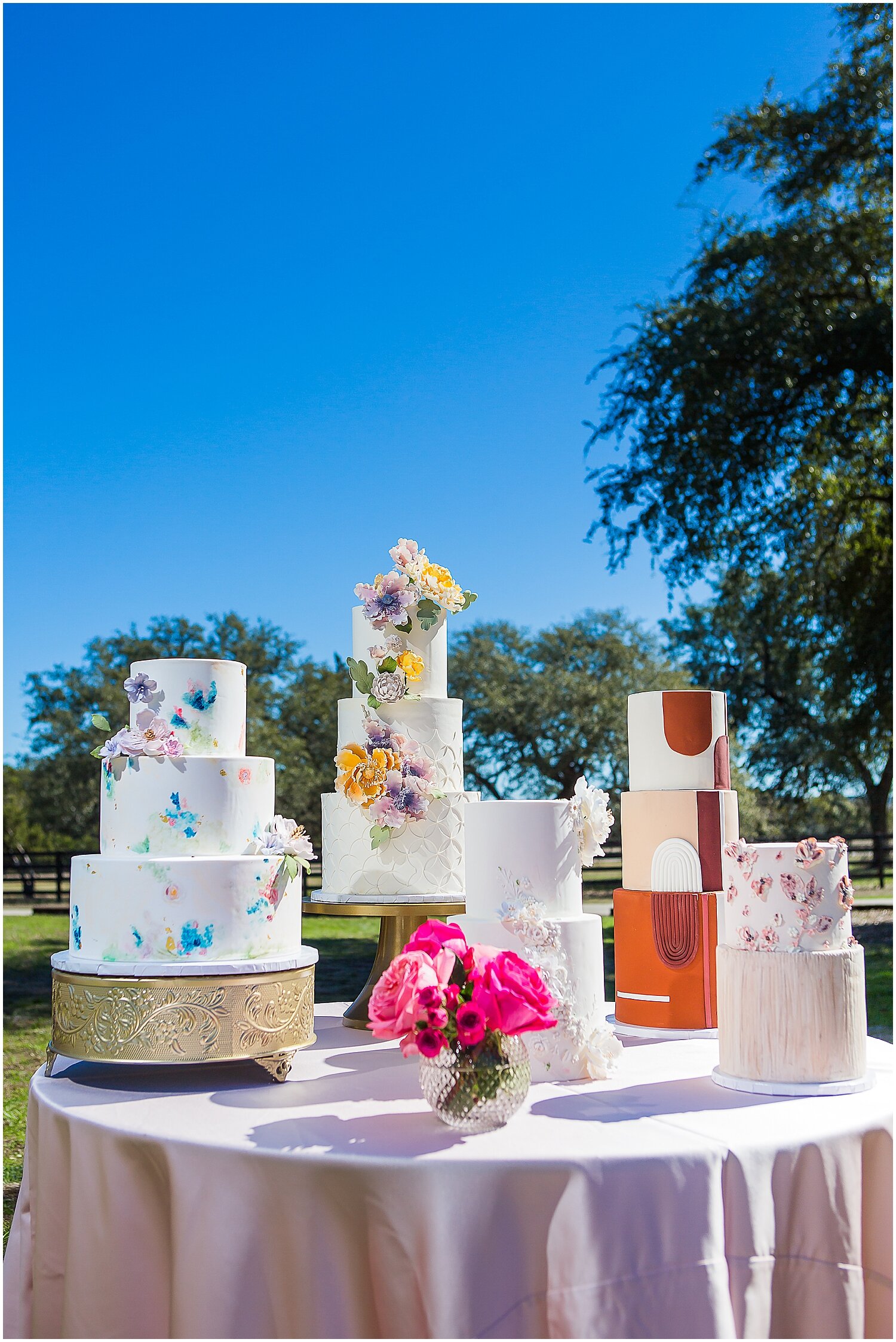  Wedding cakes dessert table 