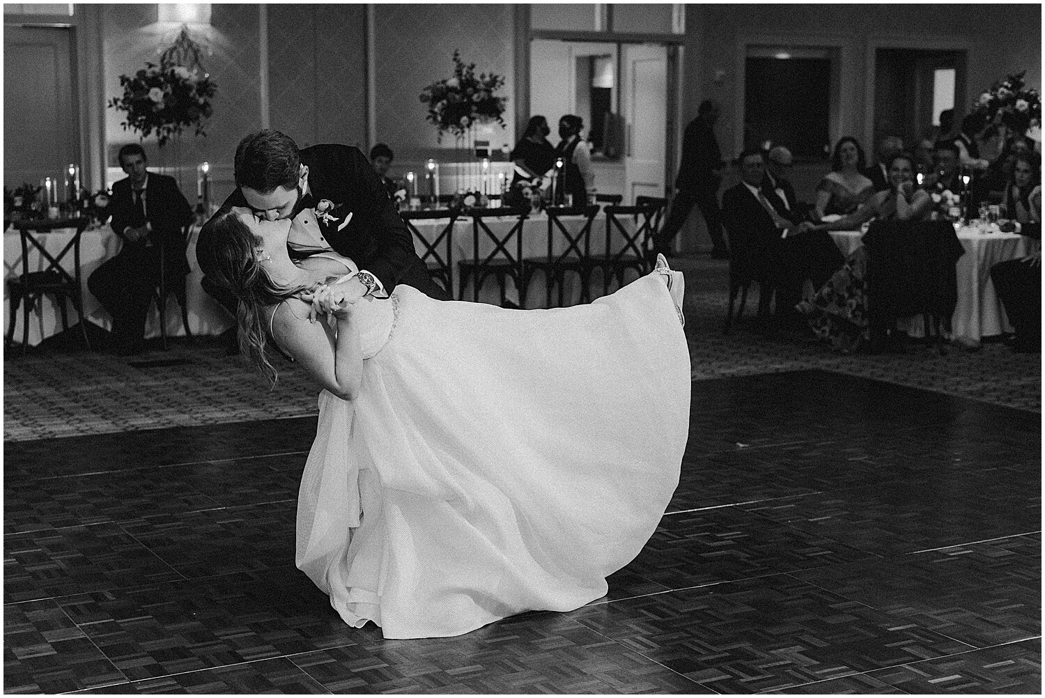  bride and groom’s first dance 