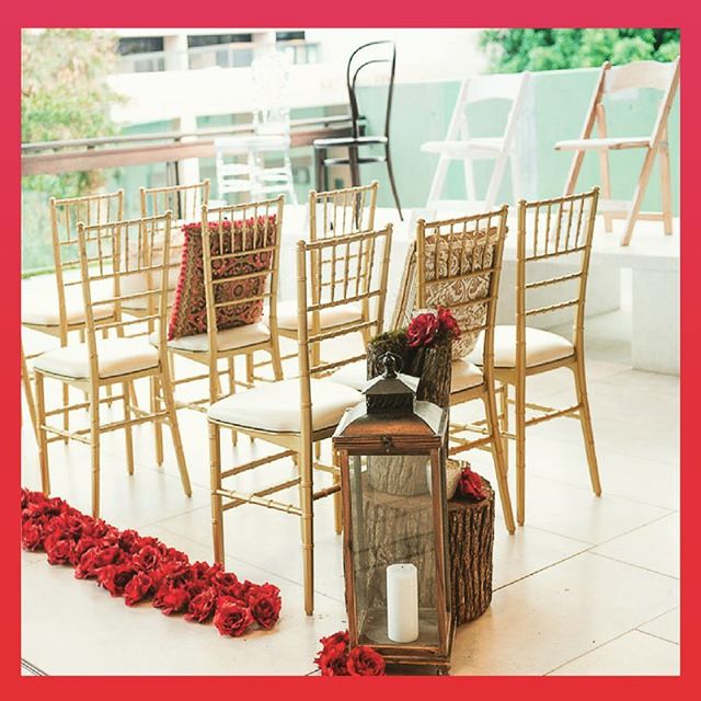 In the mood for LOVE &hearts;️ #bemyvalentine .
.
.
.
.
📷 via Vellum Studios #valentinesday #epiclove #eventfurniture #weddingfurniture #weddingceremony #love #lovemylife #ido #romance #redroses #goldchair #tiffanychair #herecomesthebride #proposal 