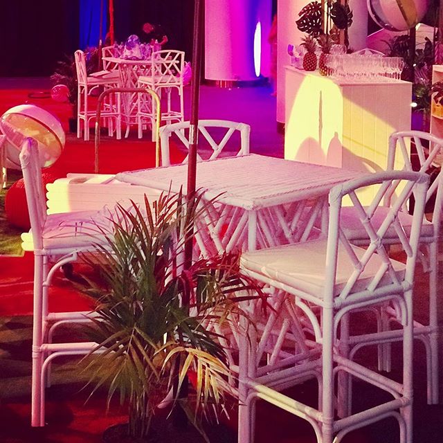 Our Hamptons Stools and Dry Bars are looking great at this corporate event! ⛱ Concept and styling by our sister company @aminiconcepts .
.
.
.
.
#beachparty #fiesta #hotsummernights #corporateevents #corporatedinner #corporateparty #workparty #eventt