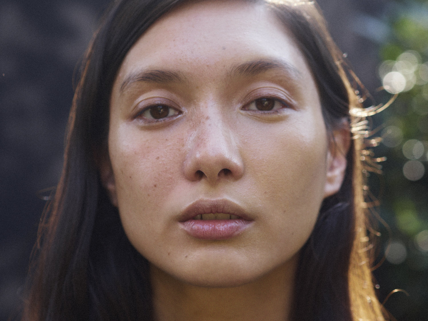 Image: Kristin Vicari | Muse: Noemi Ferst. Product applied to the right side of the face only. No other makeup was used.