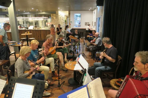 Slow Session @Tathra Hotel — Tathra Hotel