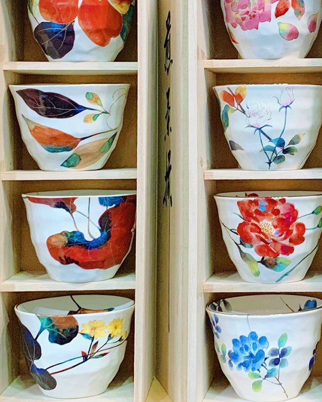 These tea cups will spark joy in your home. We are looking forward to this new shipment. Keep an eyes for it at Pantry. 😉 .
.
.
#washingtondc #pantrythai #petworthdc #drinks #DCevents #bar #dc #WashingtonDC #acreativedc #delicious #thairestaurant #f