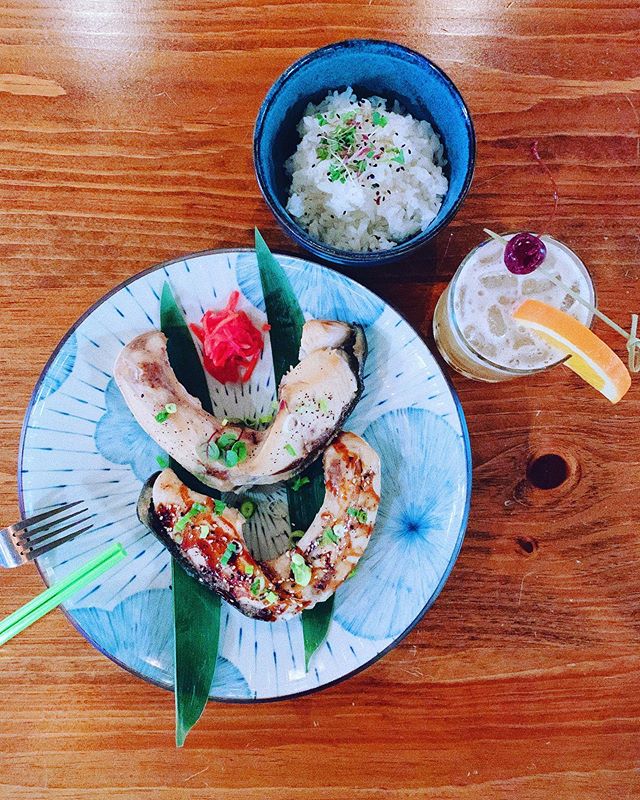 Grilled yellowtail jaw.....🍣.🎈👌
.
.
😉#washingtondc #pantrythai #petworthdc #drinks #DCevents #bar #dc #WashingtonDC #acreativedc #delicious #thairestaurant #fundrinks #bythings  #vegetarian #decor #tablesetting #sushi #bentobox #beautifulmarket #